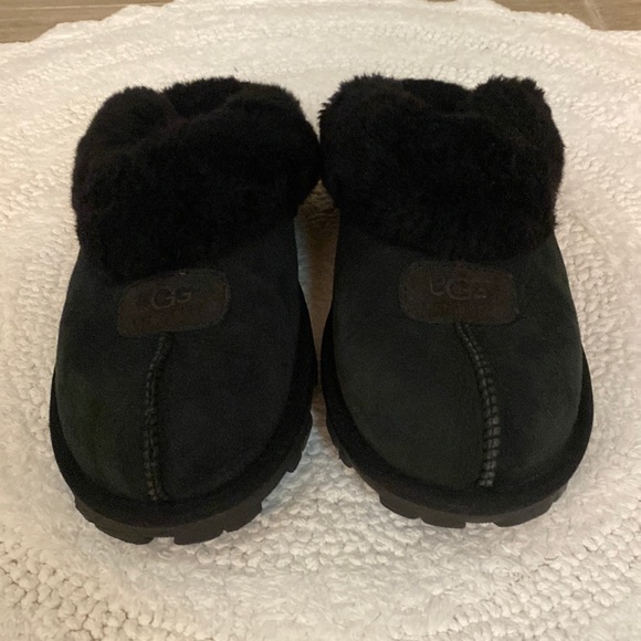 UGG slippers - Picture 1 of 5